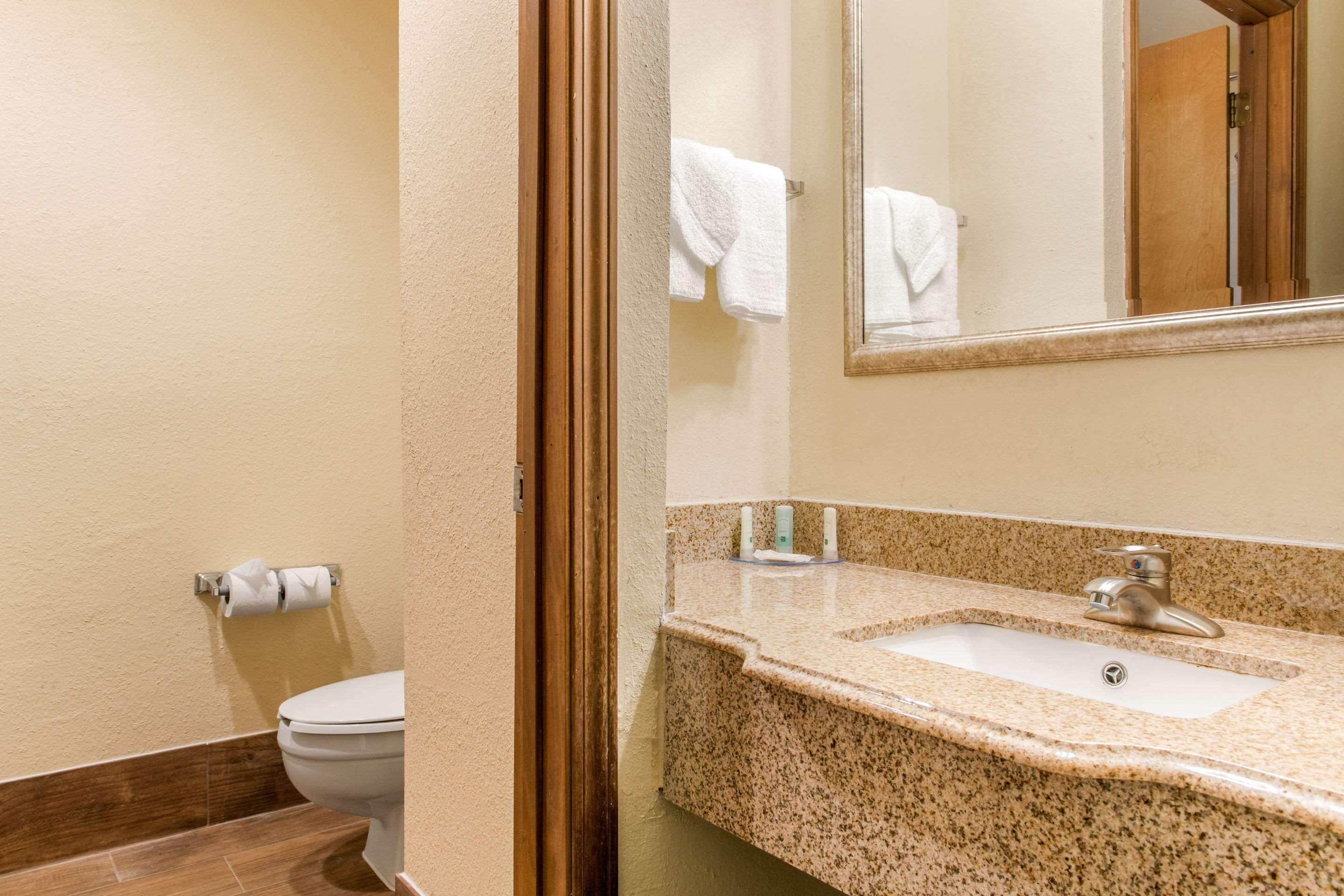 Quality Inn & Suites Miamisburg - Dayton South Екстериор снимка