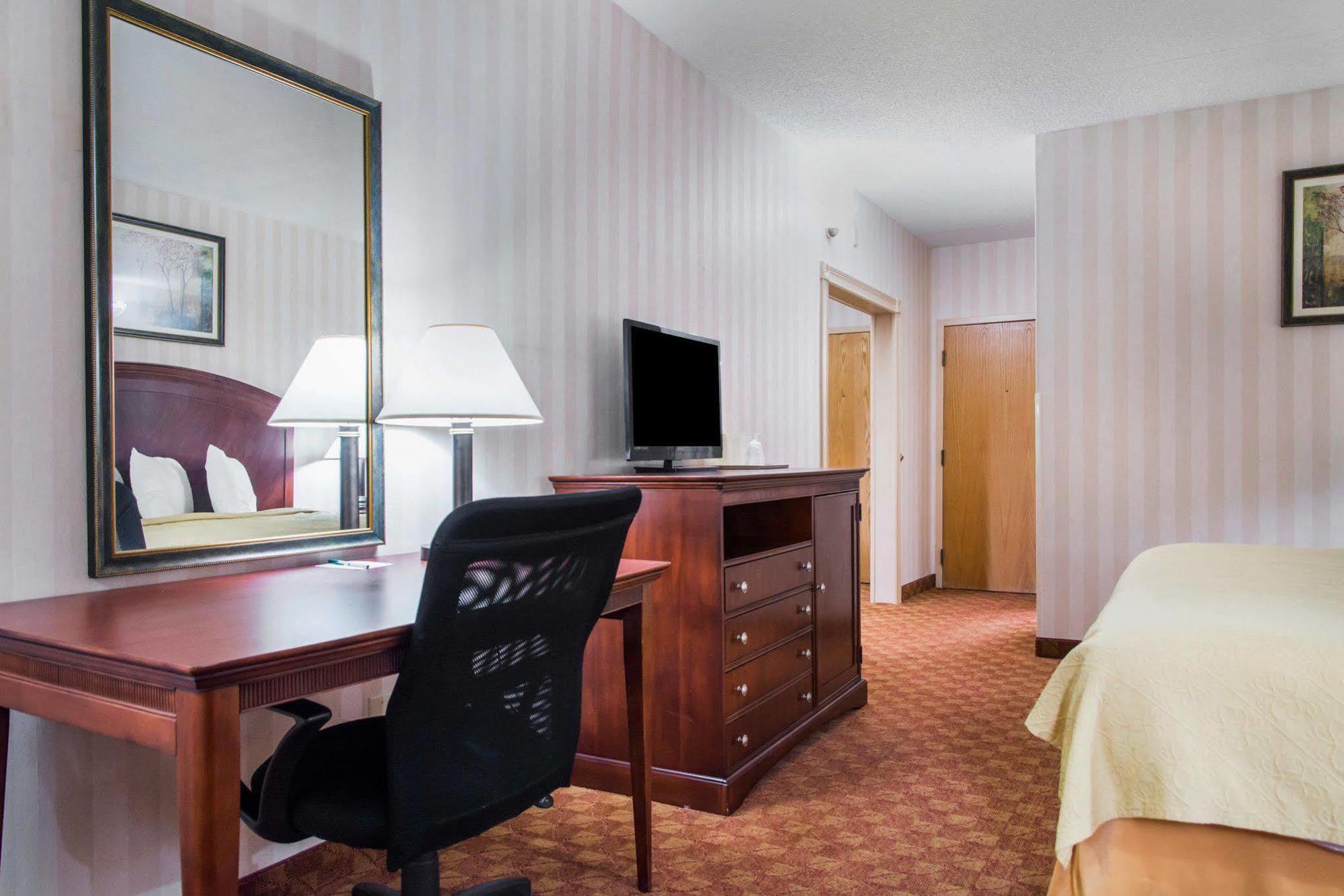 Quality Inn & Suites Miamisburg - Dayton South Екстериор снимка